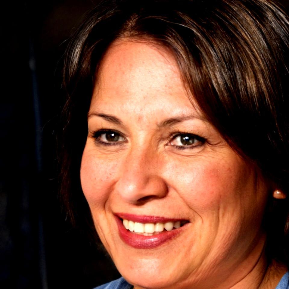 Budgetplanungsexpertin Frau Sabrina Hoffmeister
